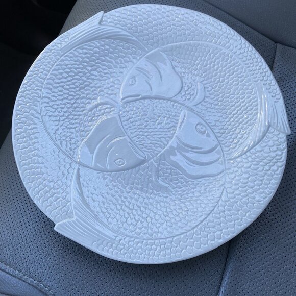 White Fish Plate - Triple Fish 10” - Picture 6 of 8